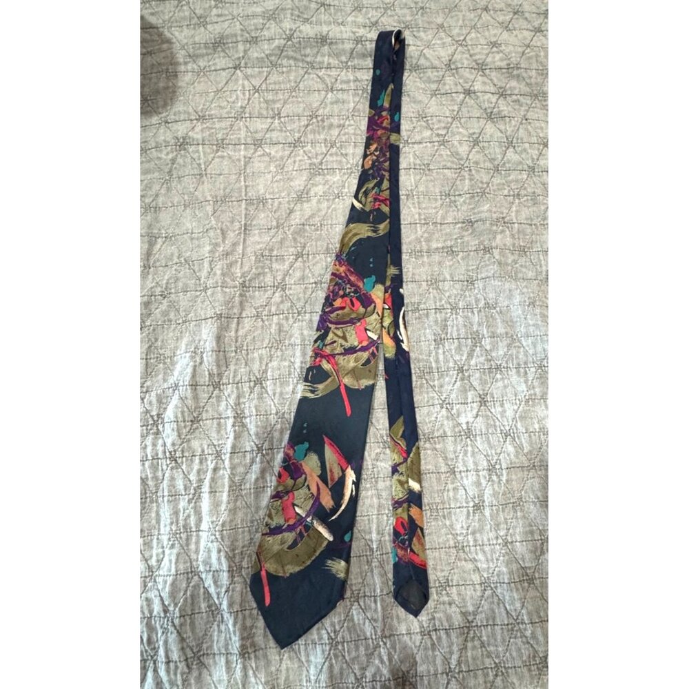 Vintage Salvador Mangano 100% Pure Silk Tie With Abstract Multicolor Pattern - N